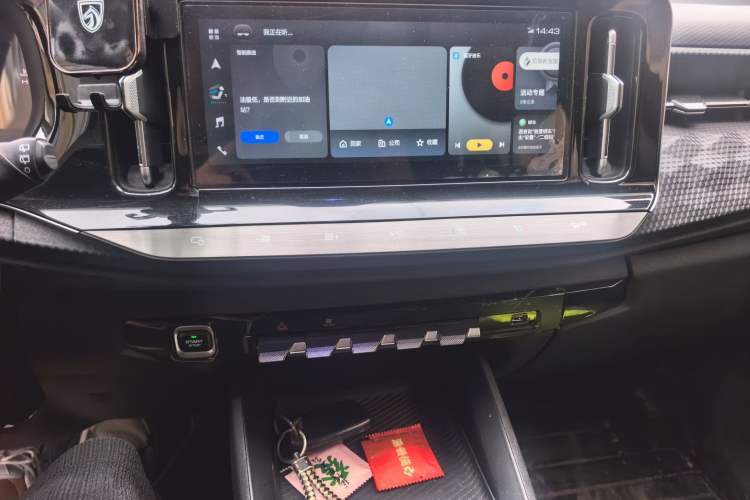 Used Baojun RM-5 2019 1.5T Manual Elite Version with 24-Hour Online Service 6 Seats Audio And AC Panel