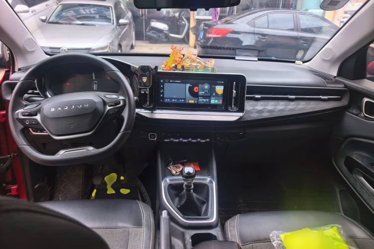 Used Baojun RM-5 2019 1.5T Manual Elite Version with 24-Hour Online Service 6 Seats Center Console