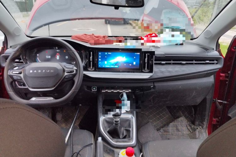 Used Baojun RM-5 2019 1.5L Manual Elite Edition with 24-hour Online Service 5 Seats Center Console