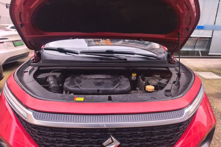 Used Baojun RM-5 2019 1.5T Manual Elite Version with 24-Hour Online Service 6 Seats Engine Bay