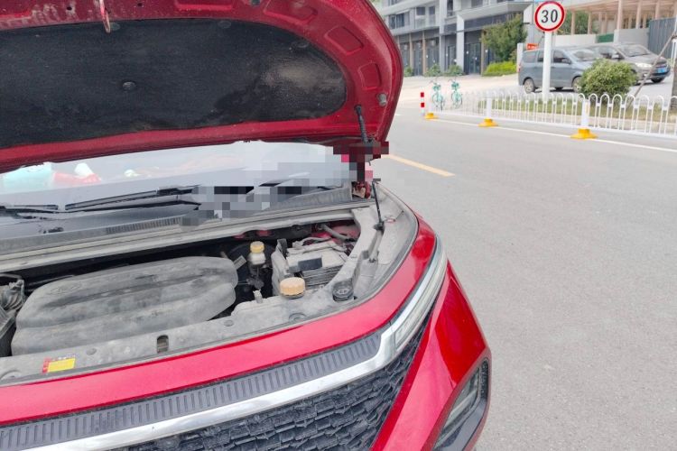 Used Baojun RM-5 2019 1.5L Manual Elite Edition with 24-hour Online Service 5 Seats Engine Bay Left