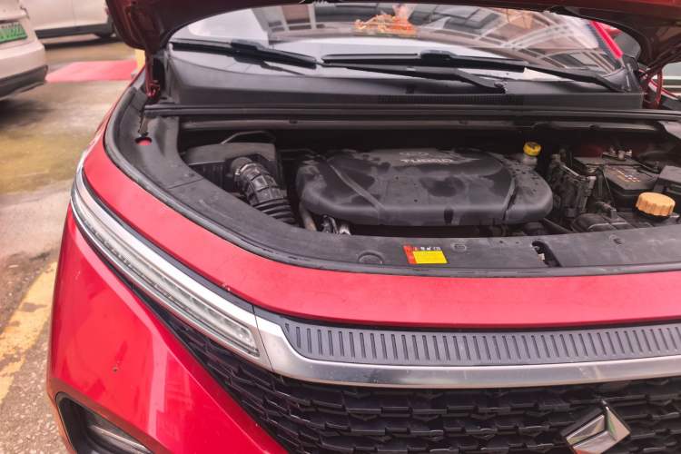 Used Baojun RM-5 2019 1.5T Manual Elite Version with 24-Hour Online Service 6 Seats Engine Bay Right