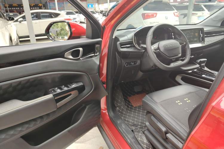 Used Baojun RM-5 2019 1.5L CVT Elite Version with 24-Hour Online Service 7 Seats Interior 2