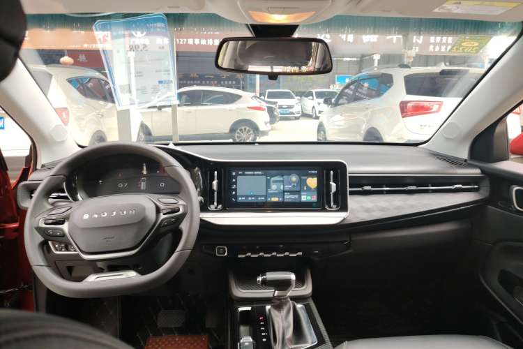 Used Baojun RM-5 2019 1.5L CVT Elite Version with 24-Hour Online Service 7 Seats Interior 3