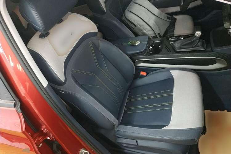 Used Baojun RM-5 2019 1.5T CVT 24-Hour Online Luxury Version 6 Seats Right Front Seat