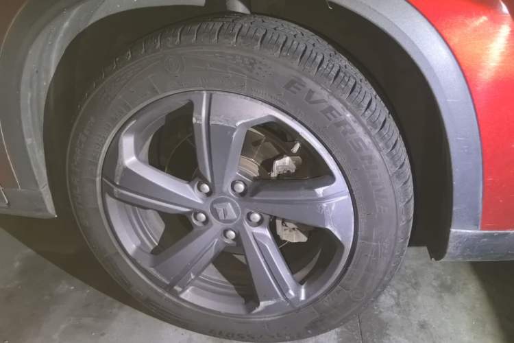 Used Baojun RM-5 2019 1.5T CVT Elite Version with 24-Hour Online Service 6 Seats Right Front Wheel Hub