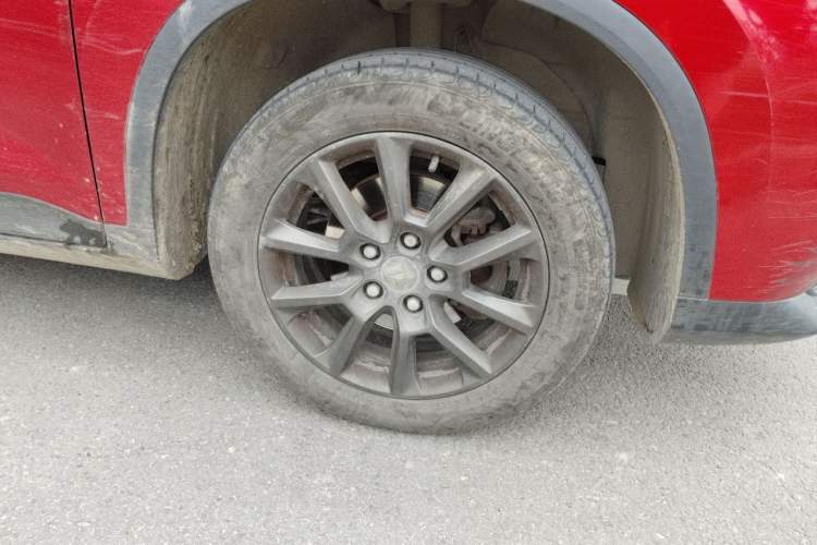 Used Baojun RM-5 2019 1.5L Manual Elite Edition with 24-hour Online Service 5 Seats Right Front Wheel Hub