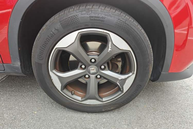Used Baojun RM-5 2019 1.5T CVT 24-Hour Online Prestige Version 6 Seats Right Front Wheel Hub