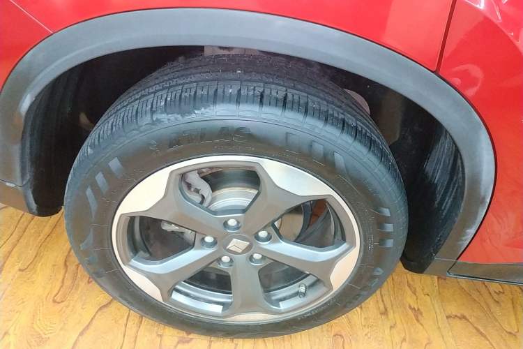 Used Baojun RM-5 2019 1.5T CVT 24-Hour Online Luxury Version 6 Seats Right Rear Wheel Hub