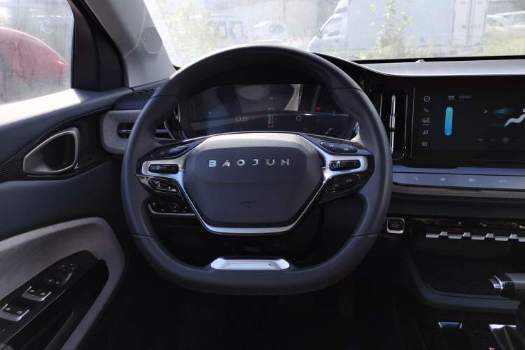 Used Baojun RM-5 2019 1.5T CVT 24-Hour Online Luxury Version 6 Seats Steering Wheel