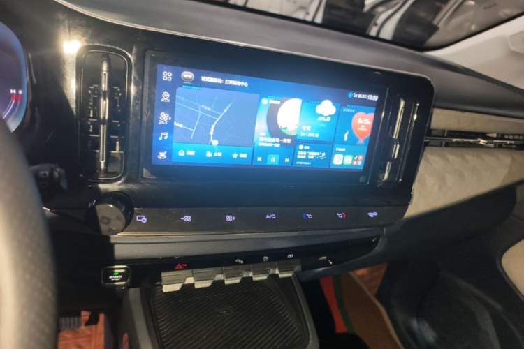 Used Baojun RM-5 2019 1.5T CVT 24-Hour Online Prestige Version 5 Seats Audio And AC Panel