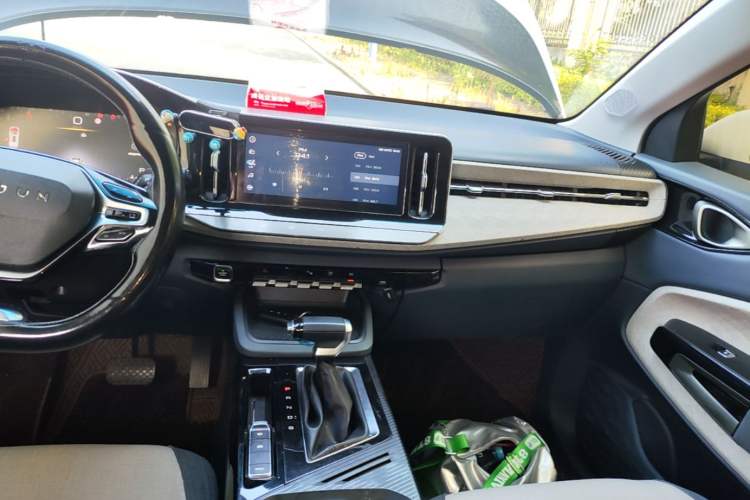 Used Baojun RM-5 2019 1.5T CVT 24-Hour Online Prestige Version 5 Seats Audio And AC Panel