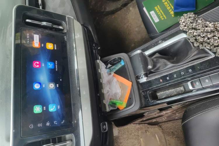 Used Baojun RM-5 2019 1.5T CVT Elite Version with 24-Hour Online Service 6 Seats Audio And AC Panel