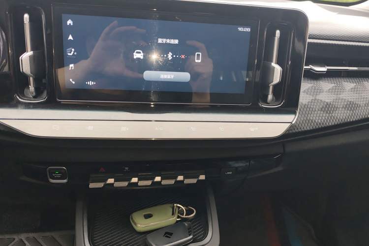 Used Baojun RM-5 2019 1.5T CVT Elite Version with 24-Hour Online Service 6 Seats Audio And AC Panel