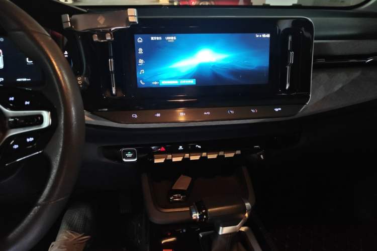 Used Baojun RM-5 2019 1.5T CVT 24-Hour Online Luxury Version 7 Seats Audio And AC Panel