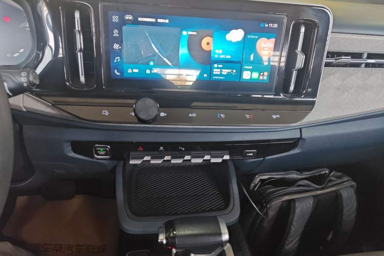 Used Baojun RM-5 2019 1.5T CVT 24-Hour Online Luxury Version 6 Seats Audio And AC Panel