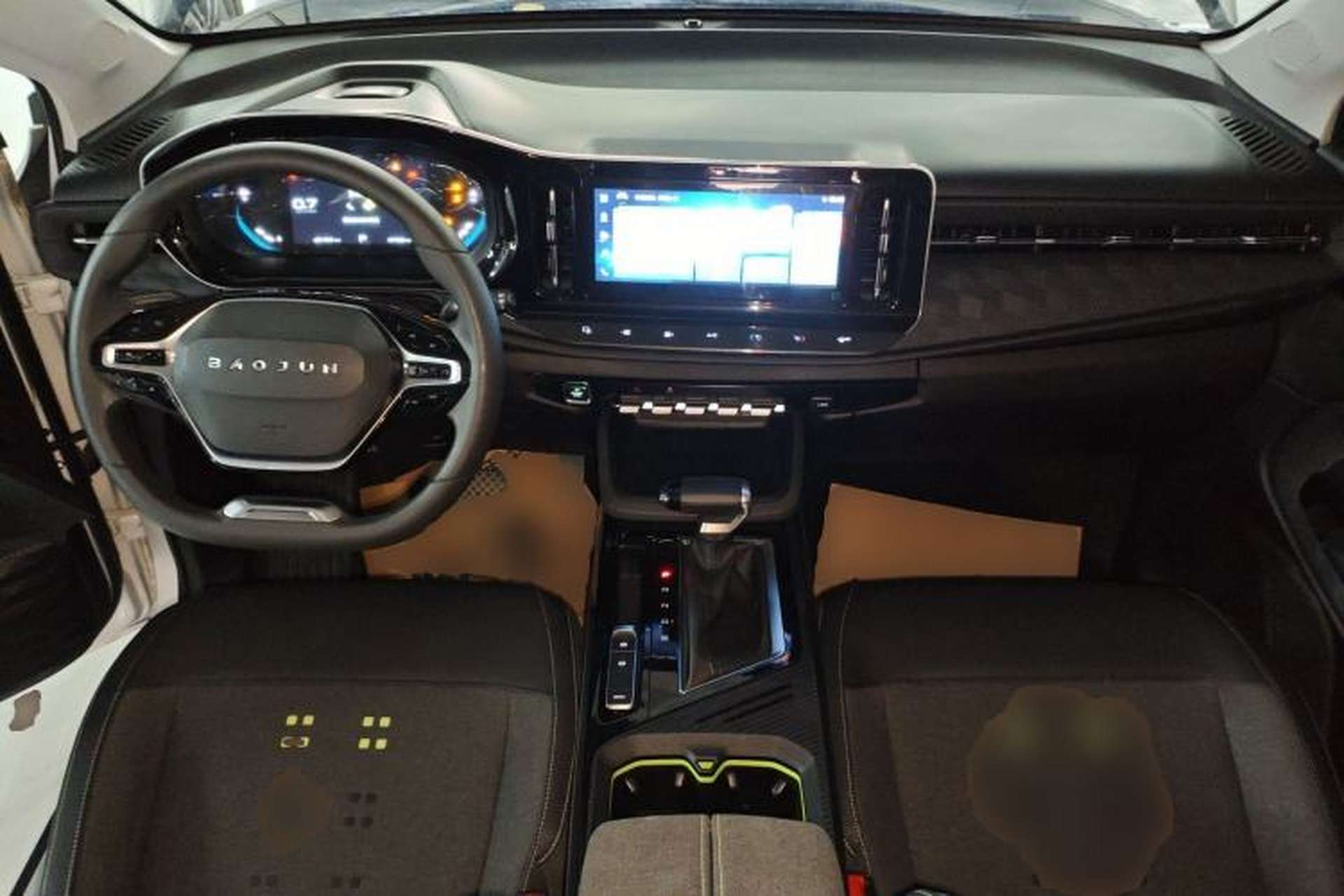 Used Baojun RM-5 2019 1.5T CVT Elite Version with 24-Hour Online Service 6 Seats Center Console