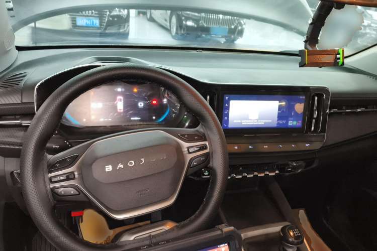 Used Baojun RM-5 2019 1.5T Manual Elite Version with 24-Hour Online Service 6 Seats Center Console