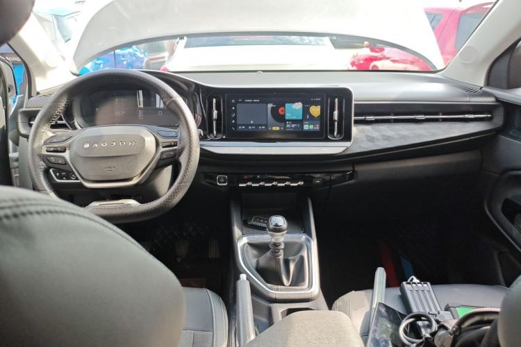 Used Baojun RM-5 2019 1.5T Manual Elite Version with 24-Hour Online Service 7 Seats Center Console