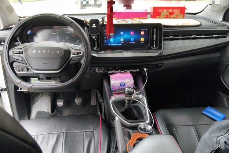 Used Baojun RM-5 2019 1.5T Manual Elite Version with 24-Hour Online Service 6 Seats Center Console