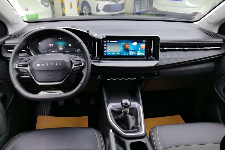 Used Baojun RM-5 2019 1.5T Manual Elite Version with 24-Hour Online Service 6 Seats Center Console