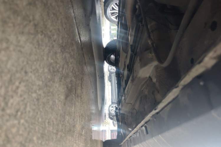 Used Baojun RM-5 2019 1.5T Manual Elite Version with 24-Hour Online Service 7 Seats Chassis Rear Right