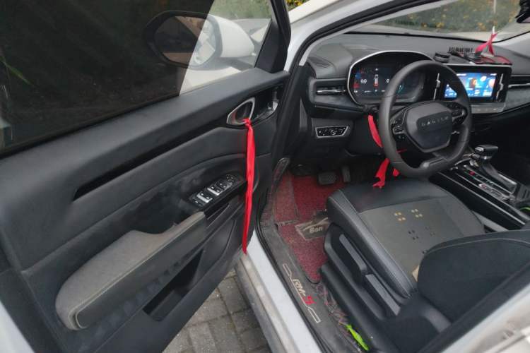 Used Baojun RM-5 2019 1.5T CVT Elite Version with 24-Hour Online Service 6 Seats Driver Seat