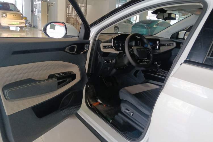 Used Baojun RM-5 2019 1.5T CVT 24-Hour Online Luxury Version 7 Seats Driver Seat