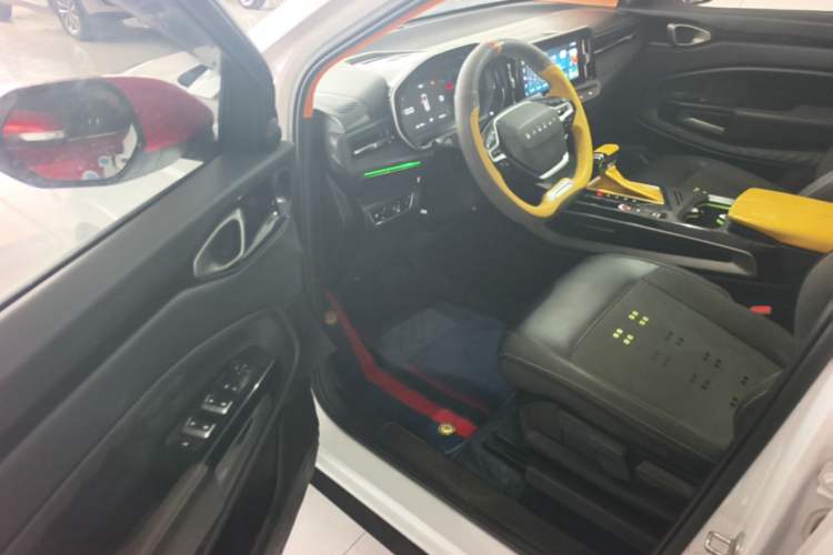 Used Baojun RM-5 2019 1.5T CVT Elite Version with 24-Hour Online Service 5 Seats Driver Seat