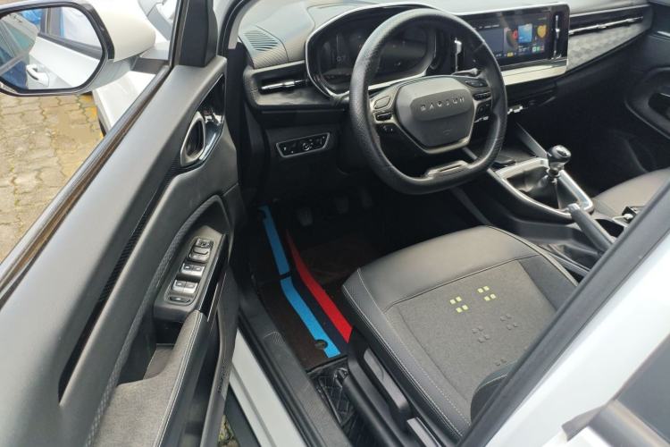 Used Baojun RM-5 2019 1.5T Manual Elite Version with 24-Hour Online Service 7 Seats Driver Seat