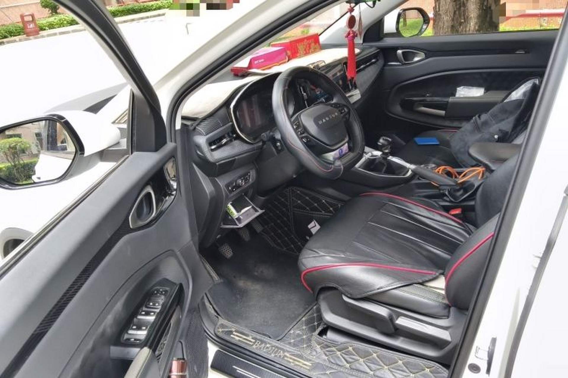Used Baojun RM-5 2019 1.5T Manual Elite Version with 24-Hour Online Service 6 Seats Driver Seat