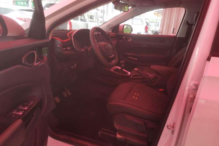 Used Baojun RM-5 2019 1.5T Manual Elite Version with 24-Hour Online Service 6 Seats Driver Seat