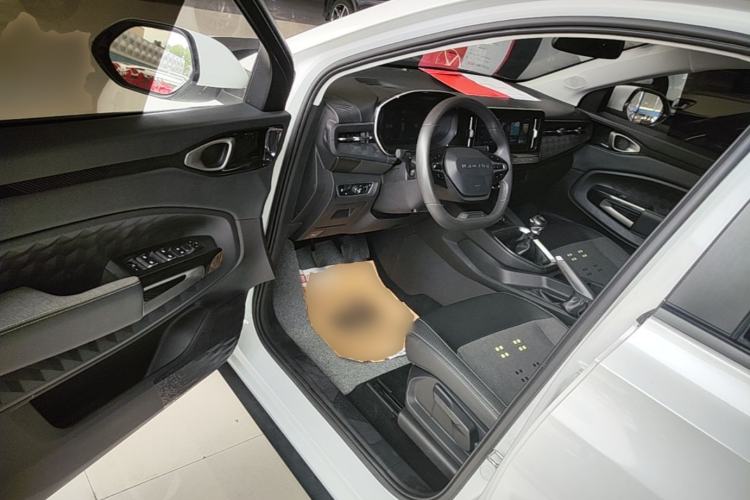 Used Baojun RM-5 2019 1.5T Manual Elite Version with 24-Hour Online Service 6 Seats Driver Seat