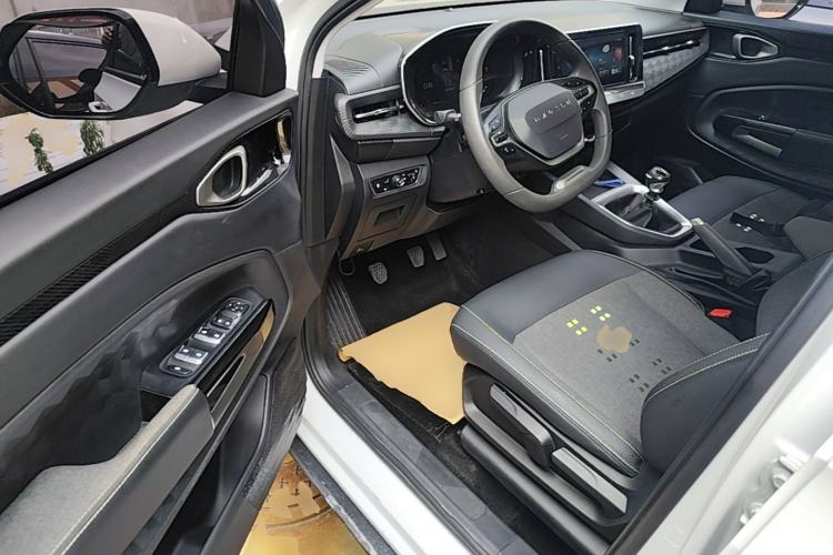 Used Baojun RM-5 2019 1.5T Manual Elite Version with 24-Hour Online Service 7 Seats Driver Seat