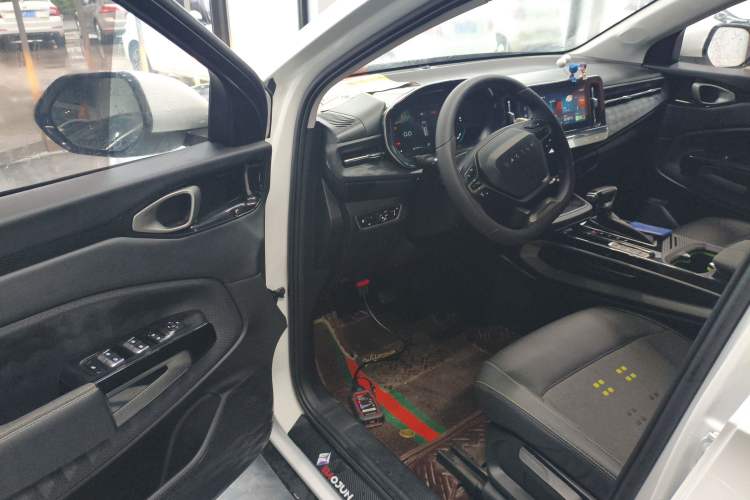 Used Baojun RM-5 2019 1.5T CVT Elite Version with 24-Hour Online Service 6 Seats Driver Seat