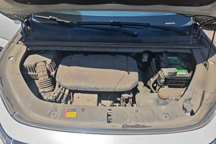 Used Baojun RM-5 2019 1.5T CVT Elite Version with 24-Hour Online Service 5 Seats Engine Bay