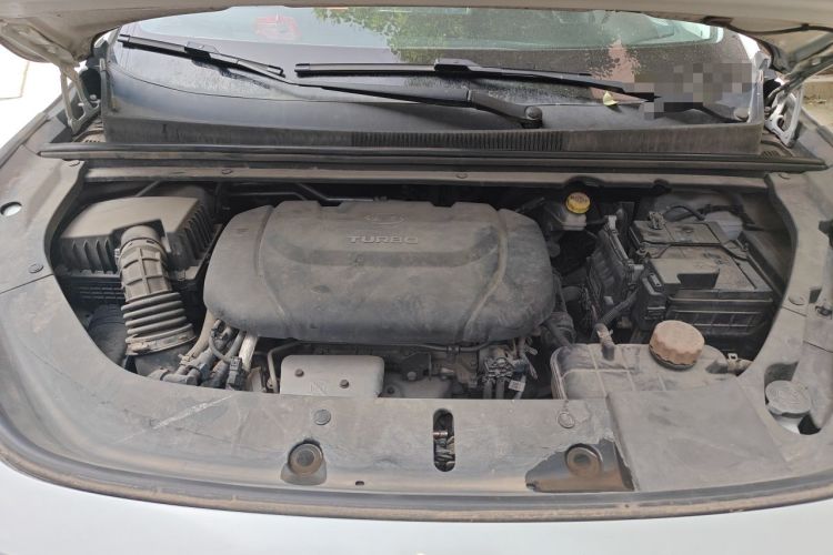 Used Baojun RM-5 2019 1.5T Manual Elite Version with 24-Hour Online Service 6 Seats Engine Bay