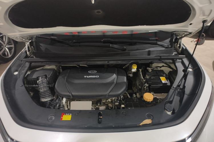Used Baojun RM-5 2019 1.5T CVT 24-Hour Online Prestige Version 5 Seats Engine Bay