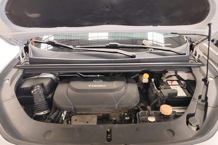Used Baojun RM-5 2019 1.5T CVT 24-Hour Online Prestige Version 6 Seats Engine Bay