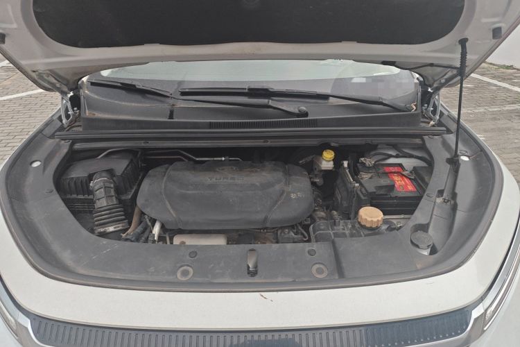 Used Baojun RM-5 2019 1.5T CVT Elite Version with 24-Hour Online Service 7 Seats Engine Bay
