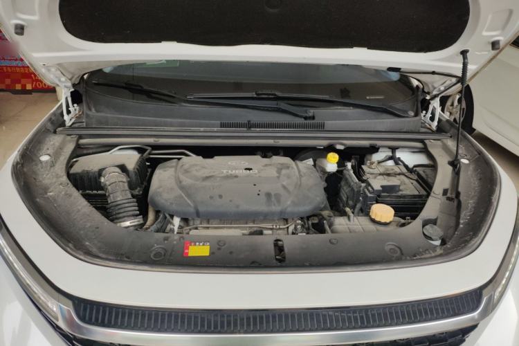 Used Baojun RM-5 2019 1.5T Manual Elite Version with 24-Hour Online Service 6 Seats Engine Bay