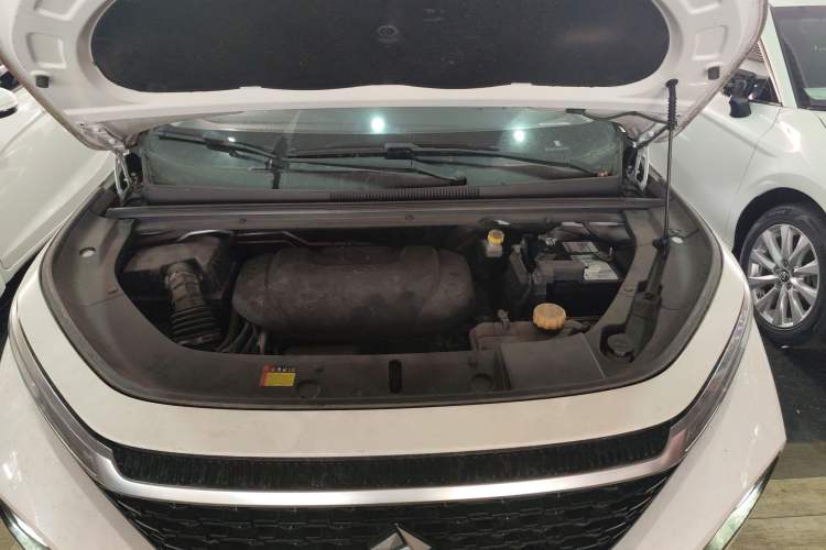 Used Baojun RM-5 2019 1.5T CVT 24-Hour Online Luxury Version 6 Seats Engine Bay