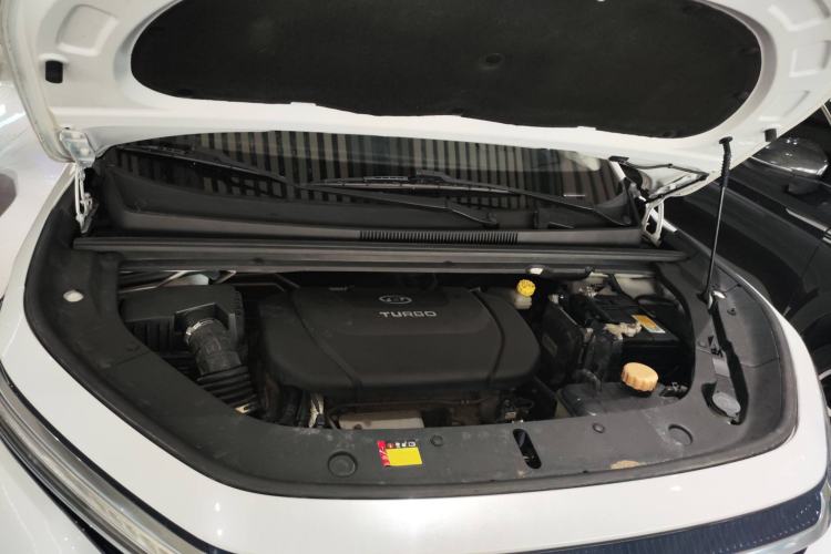 Used Baojun RM-5 2019 1.5T Manual Elite Version with 24-Hour Online Service 6 Seats Engine Bay
