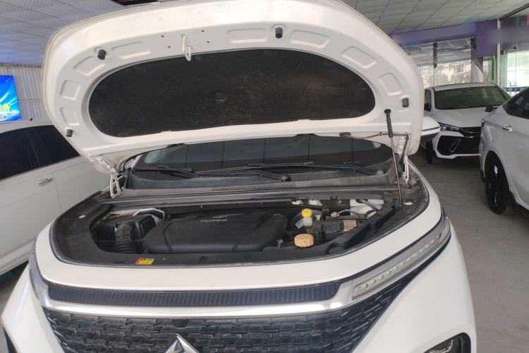 Used Baojun RM-5 2019 1.5T CVT Elite Version with 24-Hour Online Service 6 Seats Engine Bay