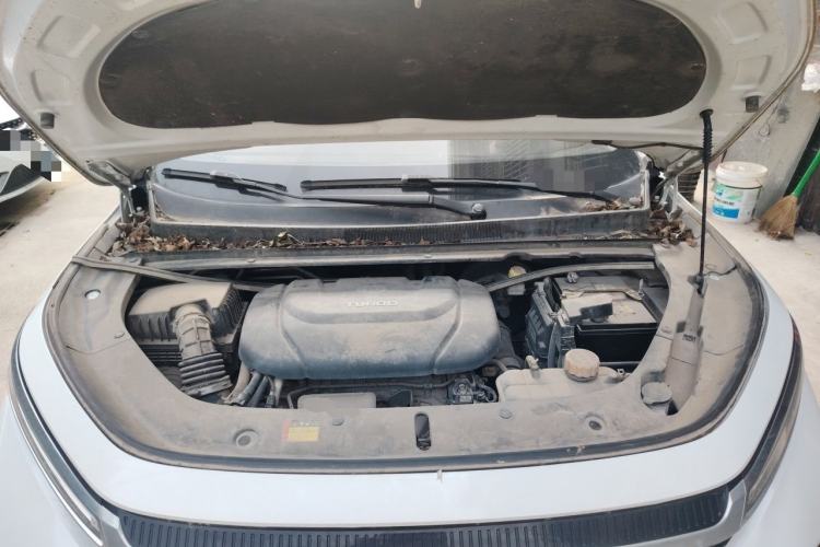 Used Baojun RM-5 2019 1.5T Manual Elite Version with 24-Hour Online Service 7 Seats Engine Bay