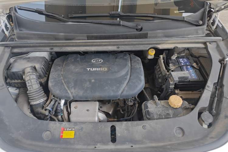 Used Baojun RM-5 2019 1.5T CVT 24-Hour Online Prestige Version 6 Seats Engine Bay