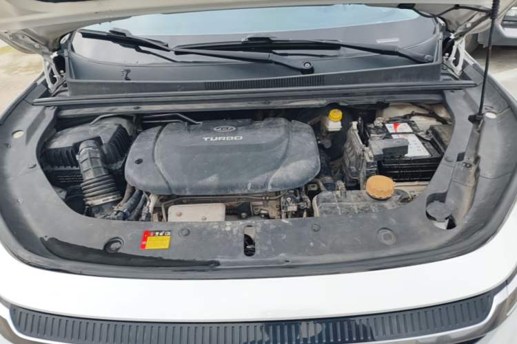 Used Baojun RM-5 2019 1.5T CVT 24-Hour Online Premium Version 7 Seats Engine Bay
