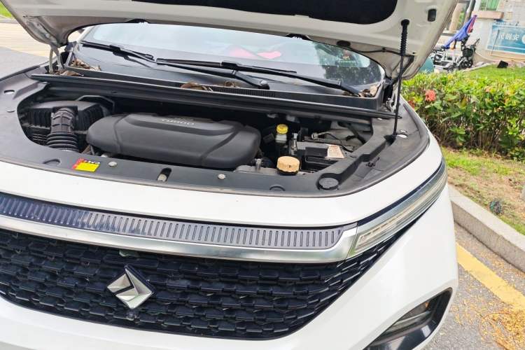Used Baojun RM-5 2019 1.5T CVT Elite Version with 24-Hour Online Service 6 Seats Engine Bay Left