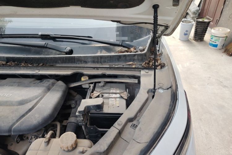 Used Baojun RM-5 2019 1.5T Manual Elite Version with 24-Hour Online Service 7 Seats Engine Bay Left