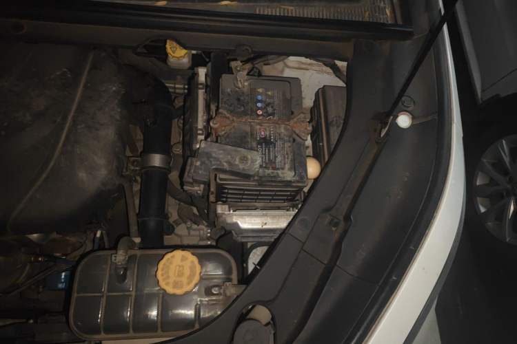 Used Baojun RM-5 2019 1.5T CVT Elite Version with 24-Hour Online Service 6 Seats Engine Bay Left